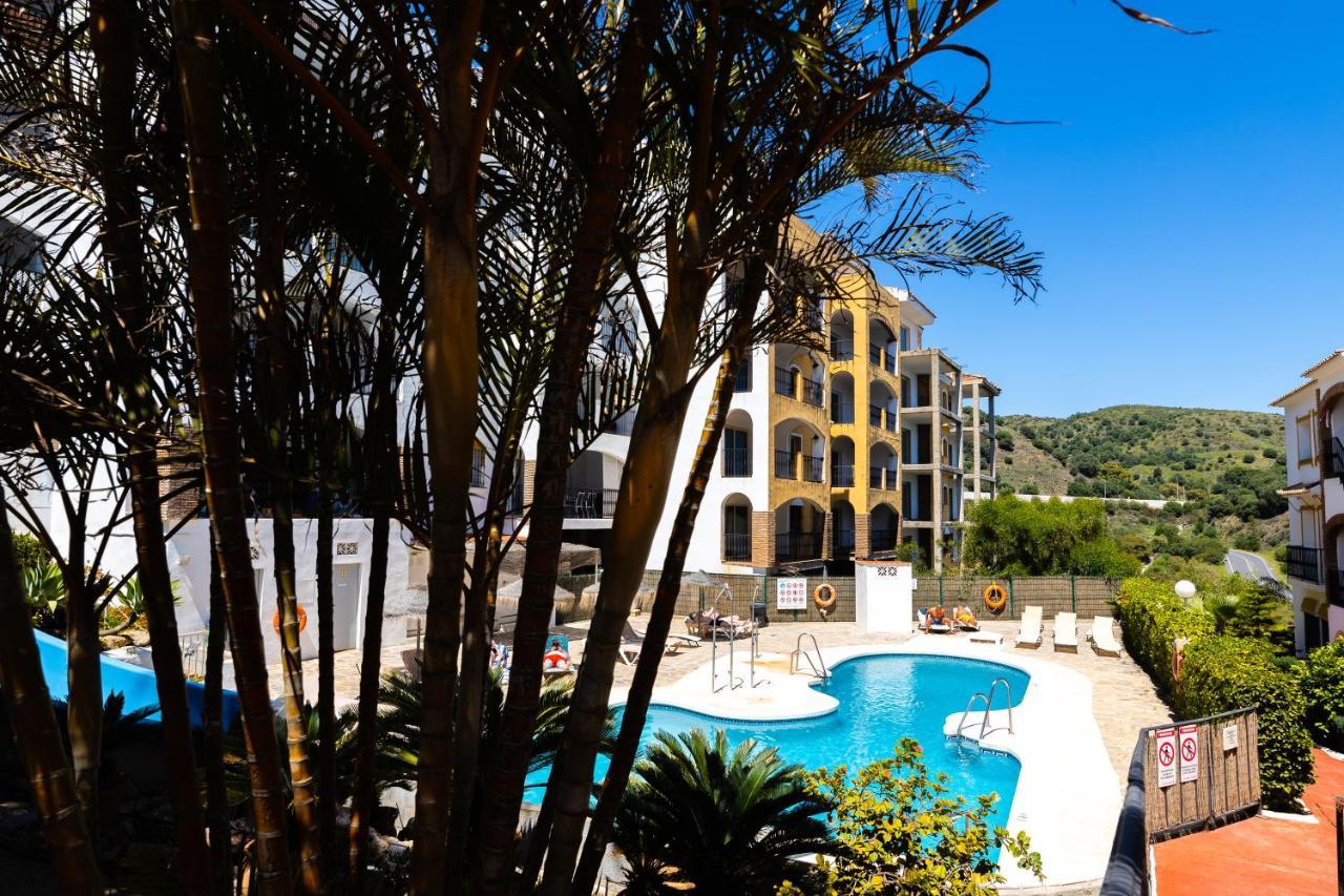 Spacious 2-Bedroom Apartment With Free Parking Sitio de Calahonda Exterior photo
