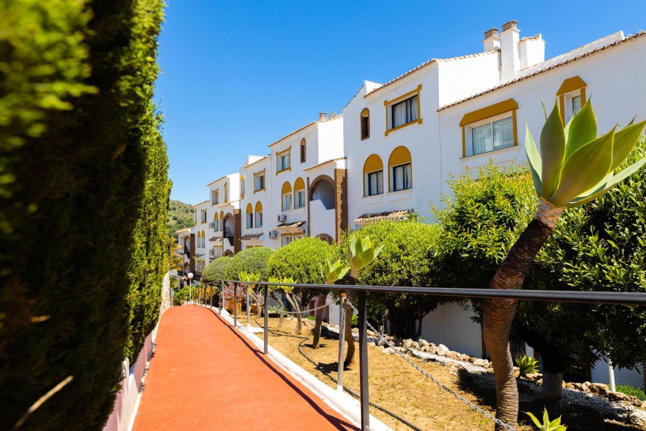 Spacious 2-Bedroom Apartment With Free Parking Sitio de Calahonda Exterior photo