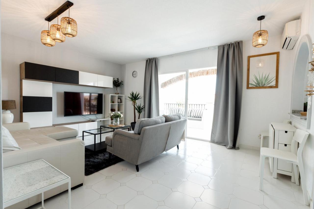 Spacious 2-Bedroom Apartment With Free Parking Sitio de Calahonda Exterior photo